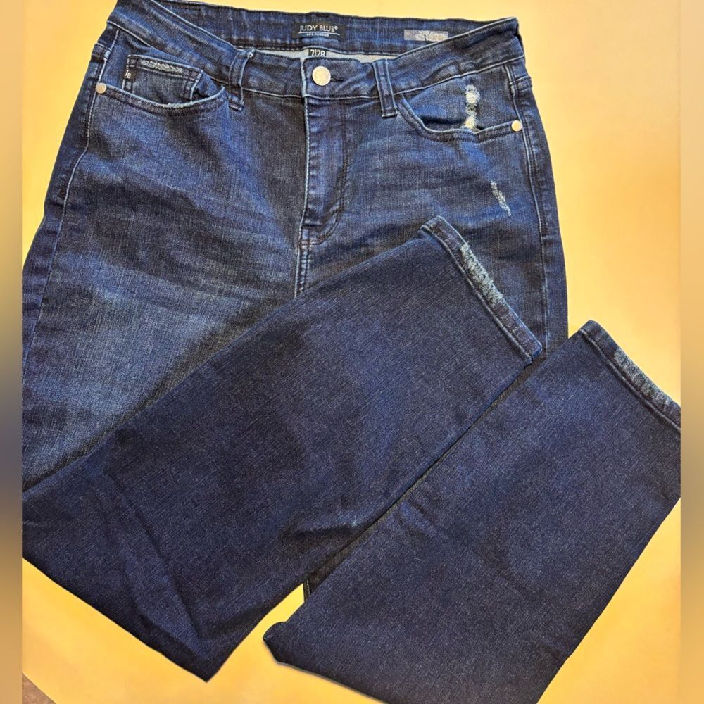 Judy Blue Women’s 7/28 Cool Cat Boyfriend Jeans JB8114DK